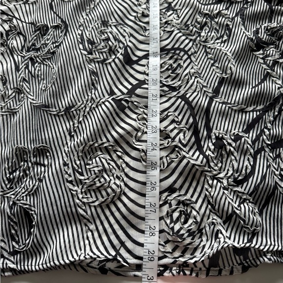 Maggie Barnes Plus 2X Black White Artsy Rose Print Blouse Flowy Sheer Top - Picture 7 of 8